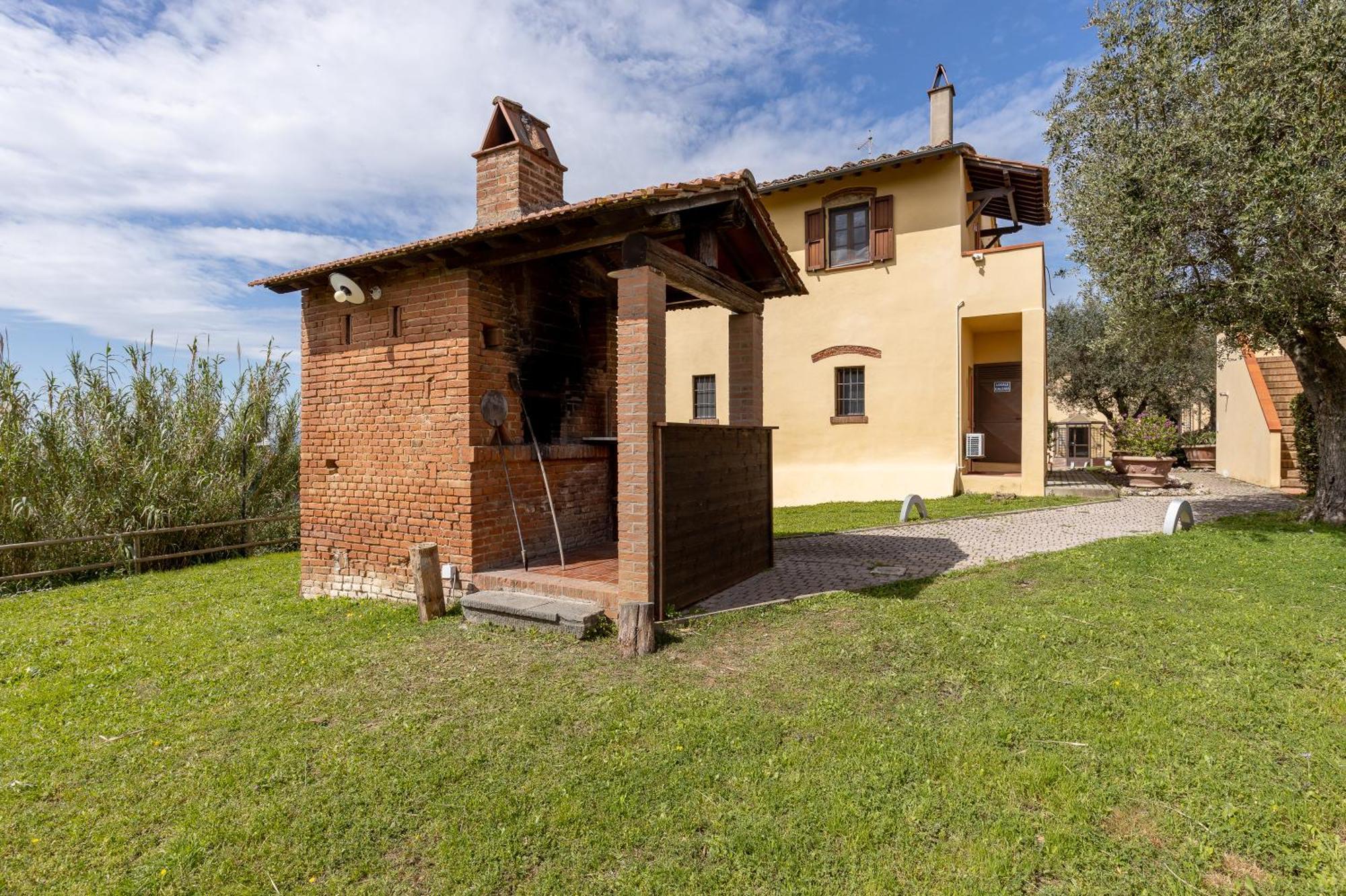 Residence Montevecchio Montopoli in Val dʼArno エクステリア 写真