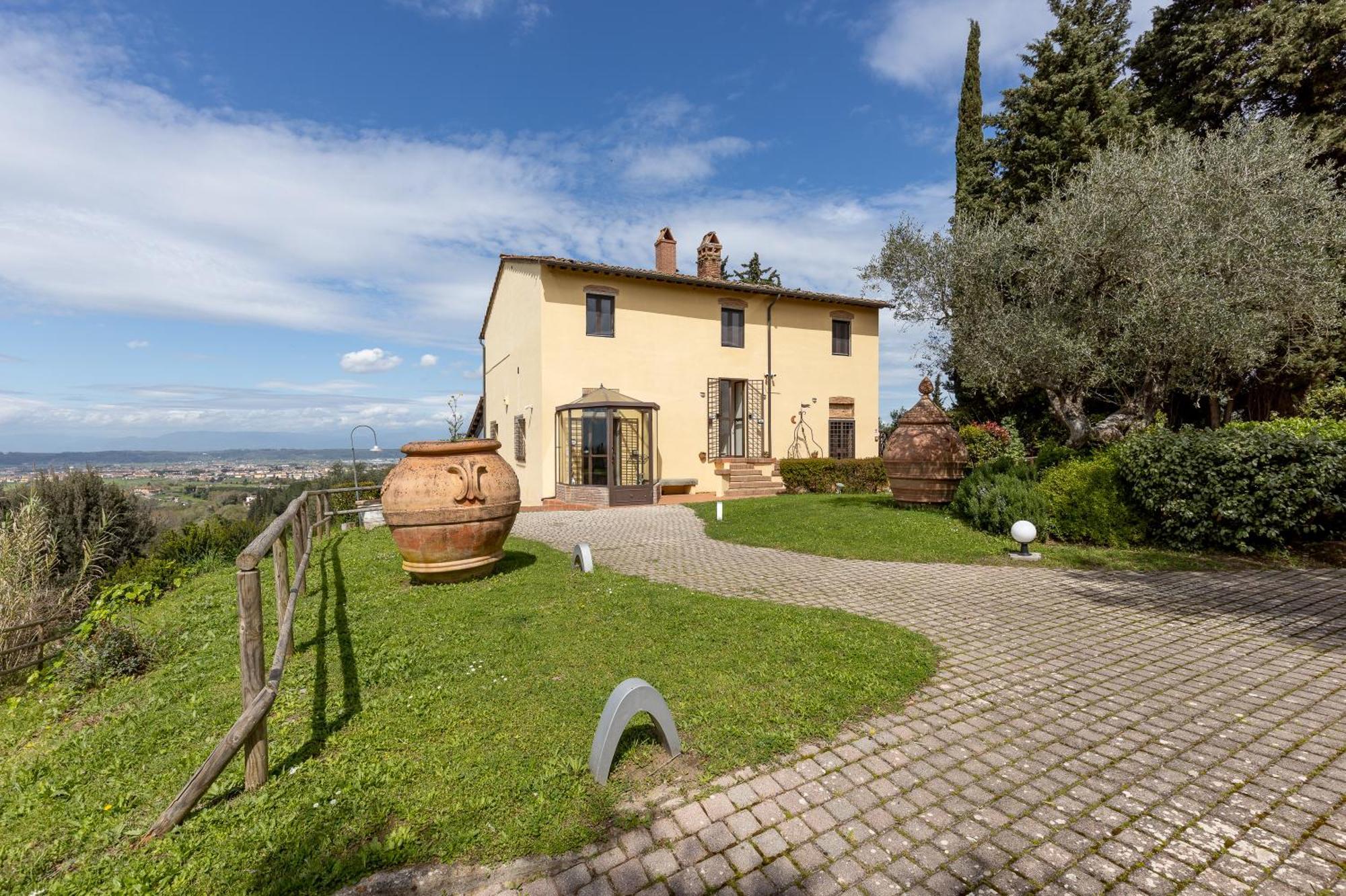 Residence Montevecchio Montopoli in Val dʼArno エクステリア 写真